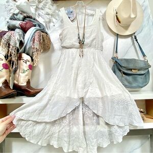 Prairie vibe EYELIT high/low boho dress w country shabby chic vacay beach vibe